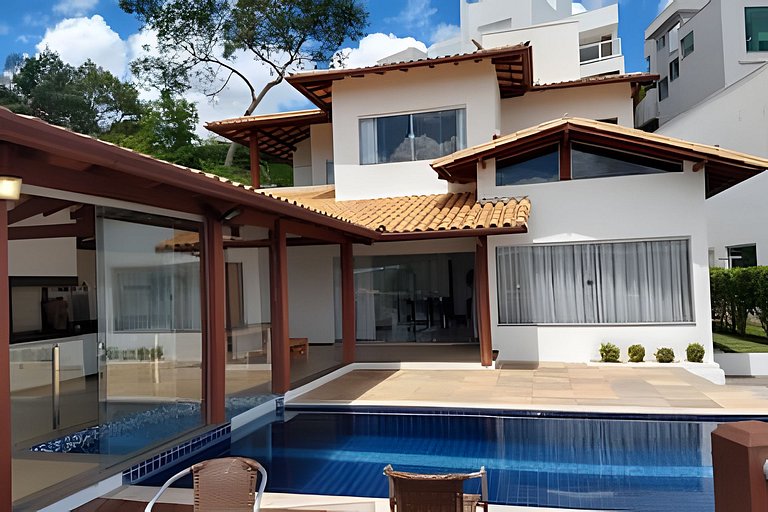 Casa de Luxo escarpas do lago- Capitolio/MG