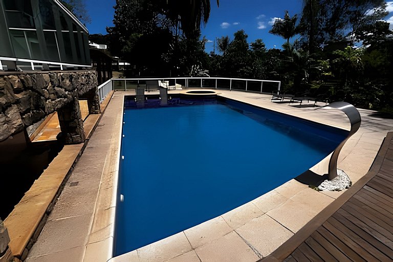 Sítio de Luxo com 7 Suítes – Condomínio