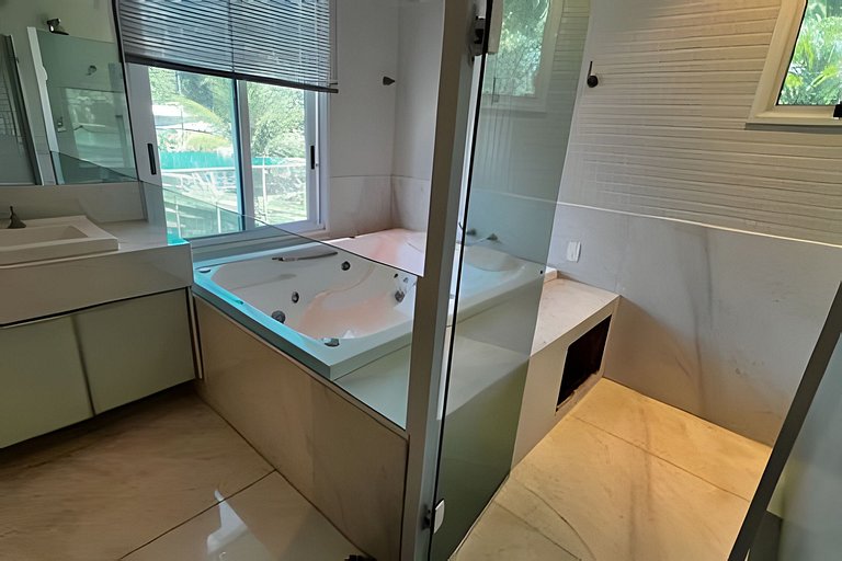 Sítio de Luxo com 7 Suítes – Condomínio