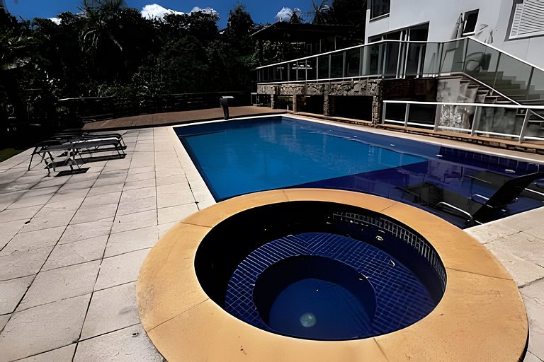 Sítio de Luxo com 7 Suítes – Condomínio