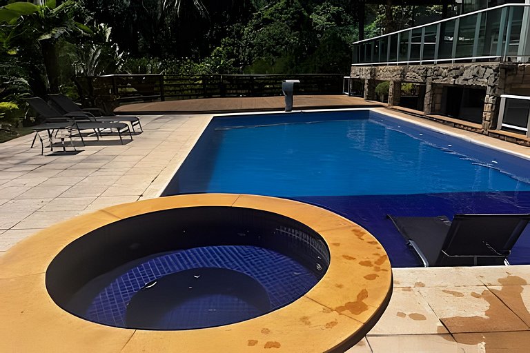 Sítio de Luxo com 7 Suítes – Condomínio