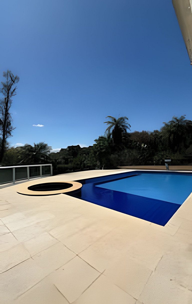 Sítio de Luxo com 7 Suítes – Condomínio