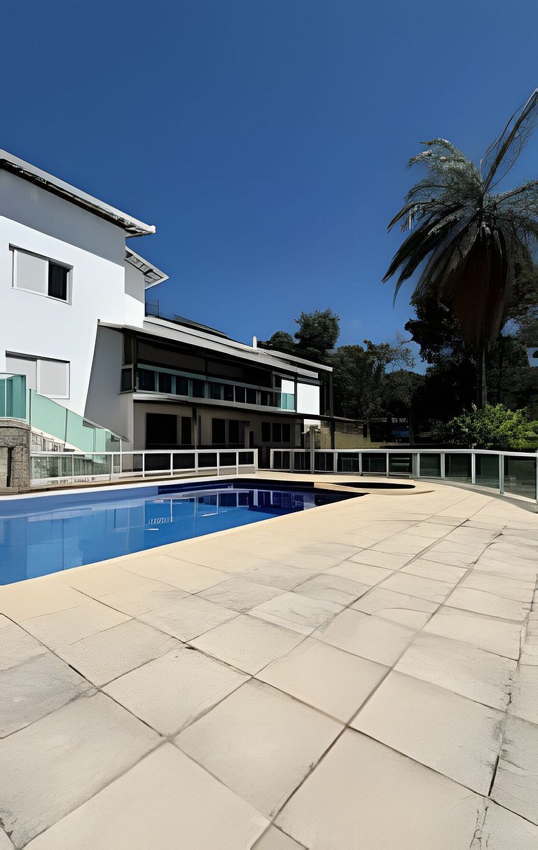 Sítio de Luxo com 7 Suítes – Condomínio