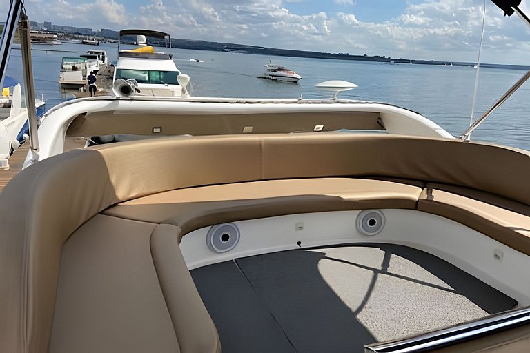 Lacha Ratão 50 Pés/ escarpas- Capitólio