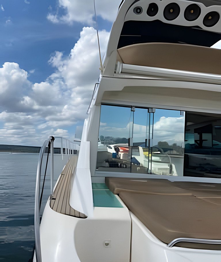 Lacha Ratão 50 Pés/ escarpas- Capitólio